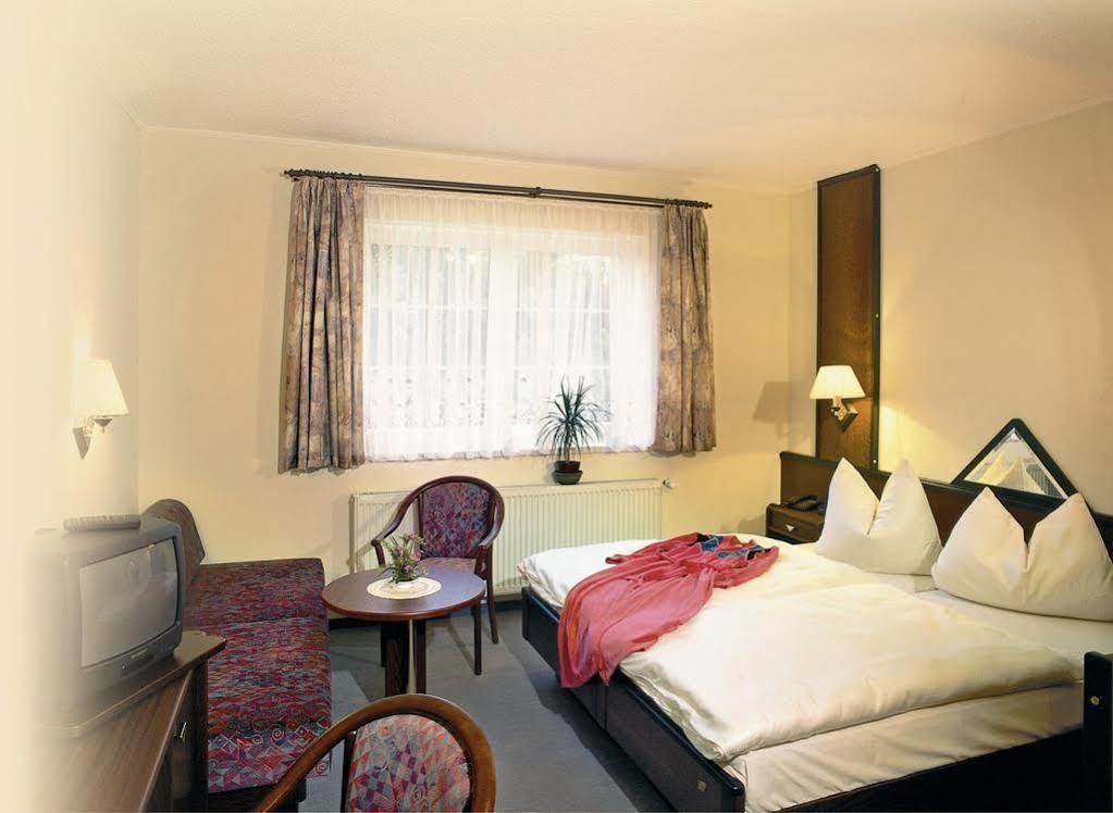 Familienhotel Zur Linde Panschwitz-Kuckau Exteriér fotografie